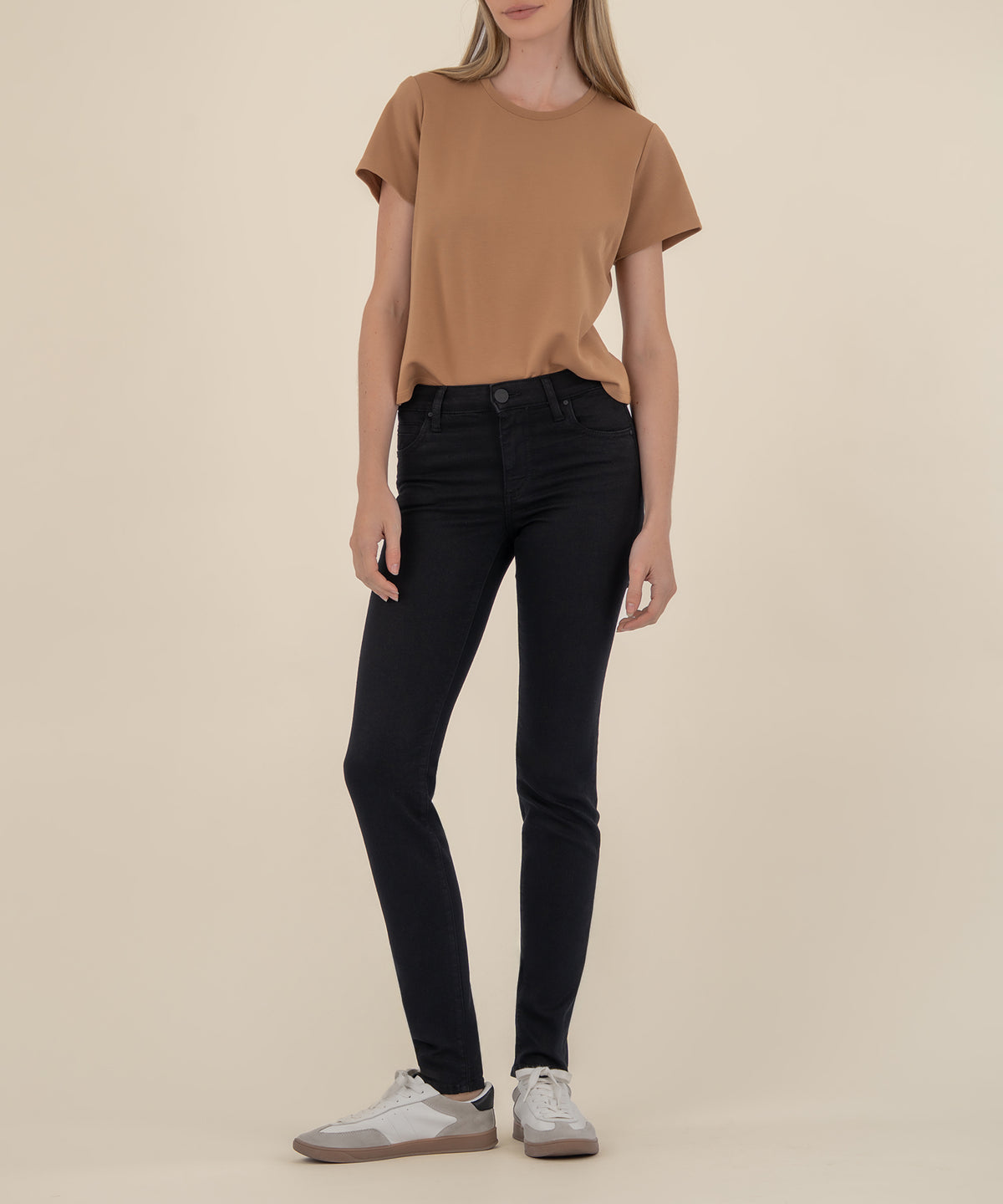 Diana Mid Rise Relaxed Fit Skinny in Embrace Wash