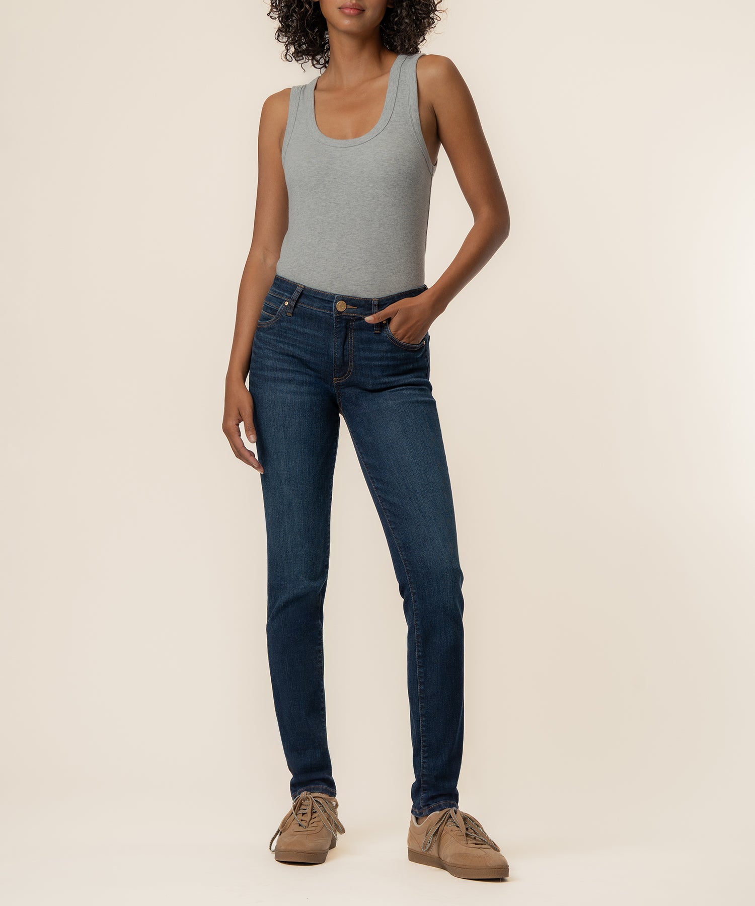 Catherine Mid Rise Boyfriend in Abelia Wash