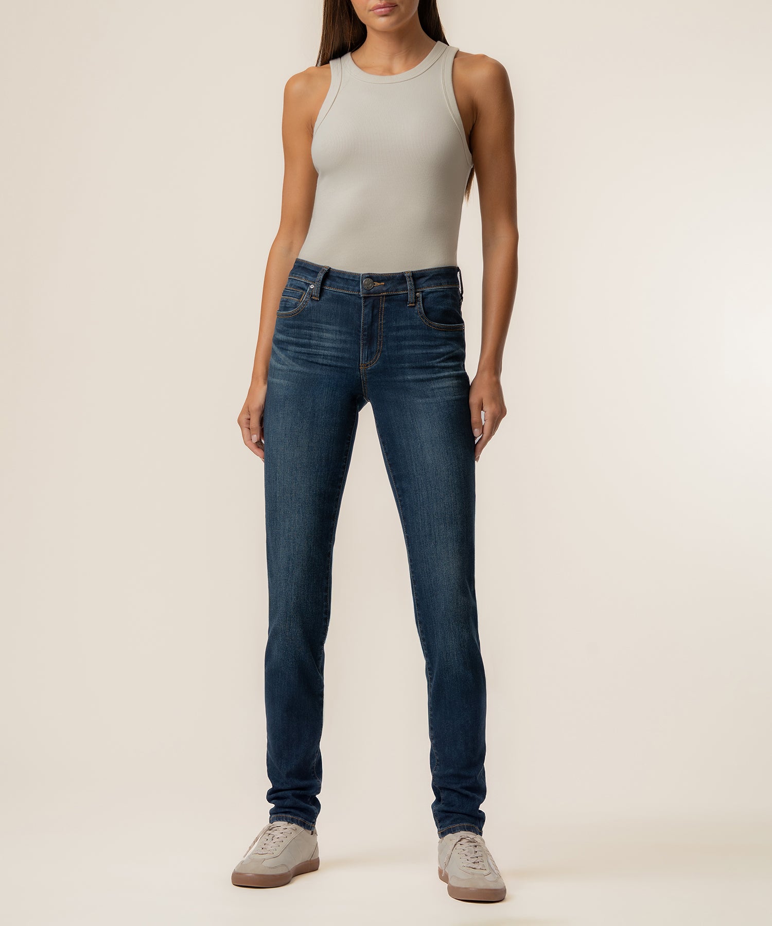 Catherine Mid Rise Boyfriend, Exclusive in Adaptability Wash