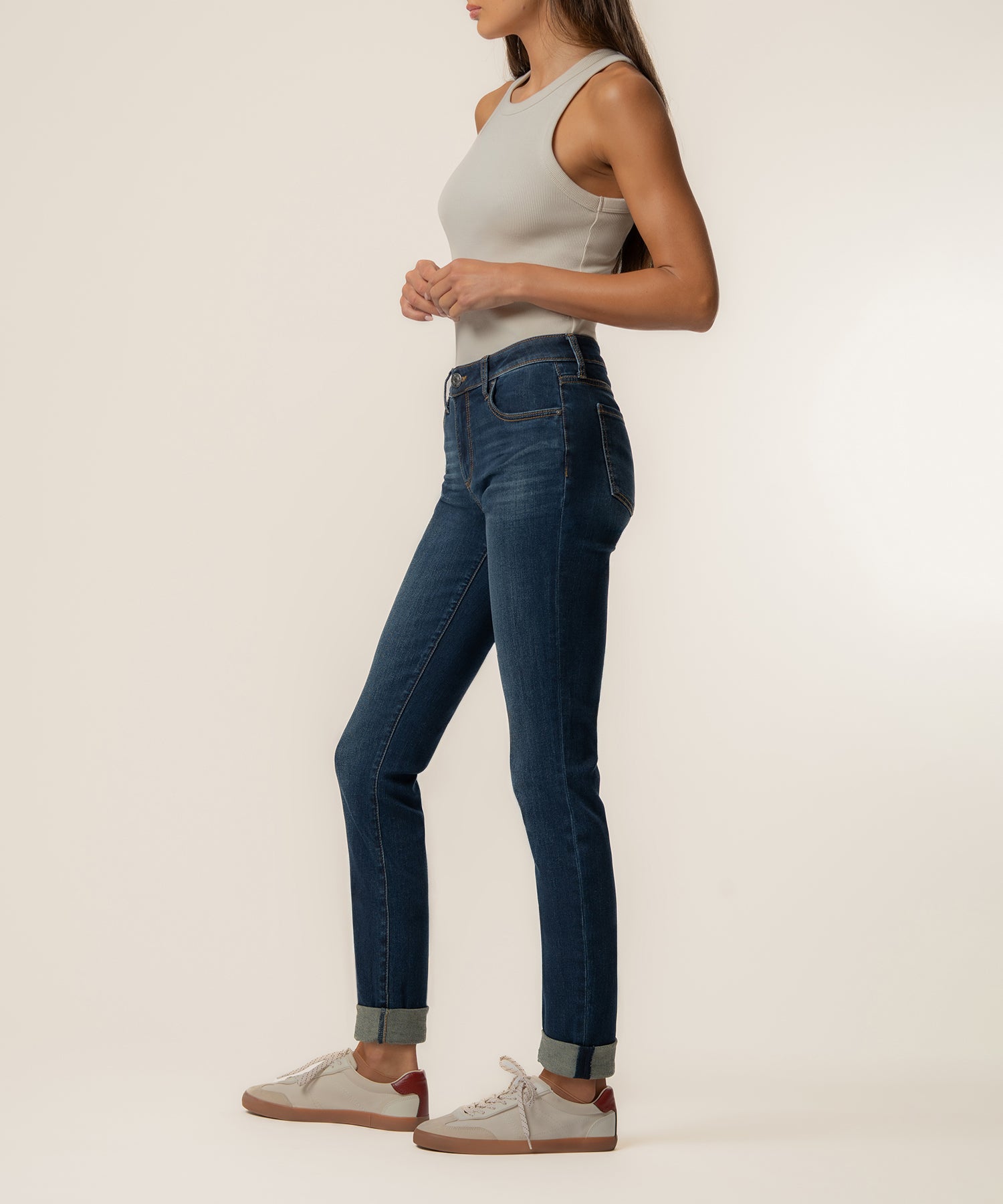 Catherine Mid Rise Boyfriend, Exclusive in Adaptability Wash