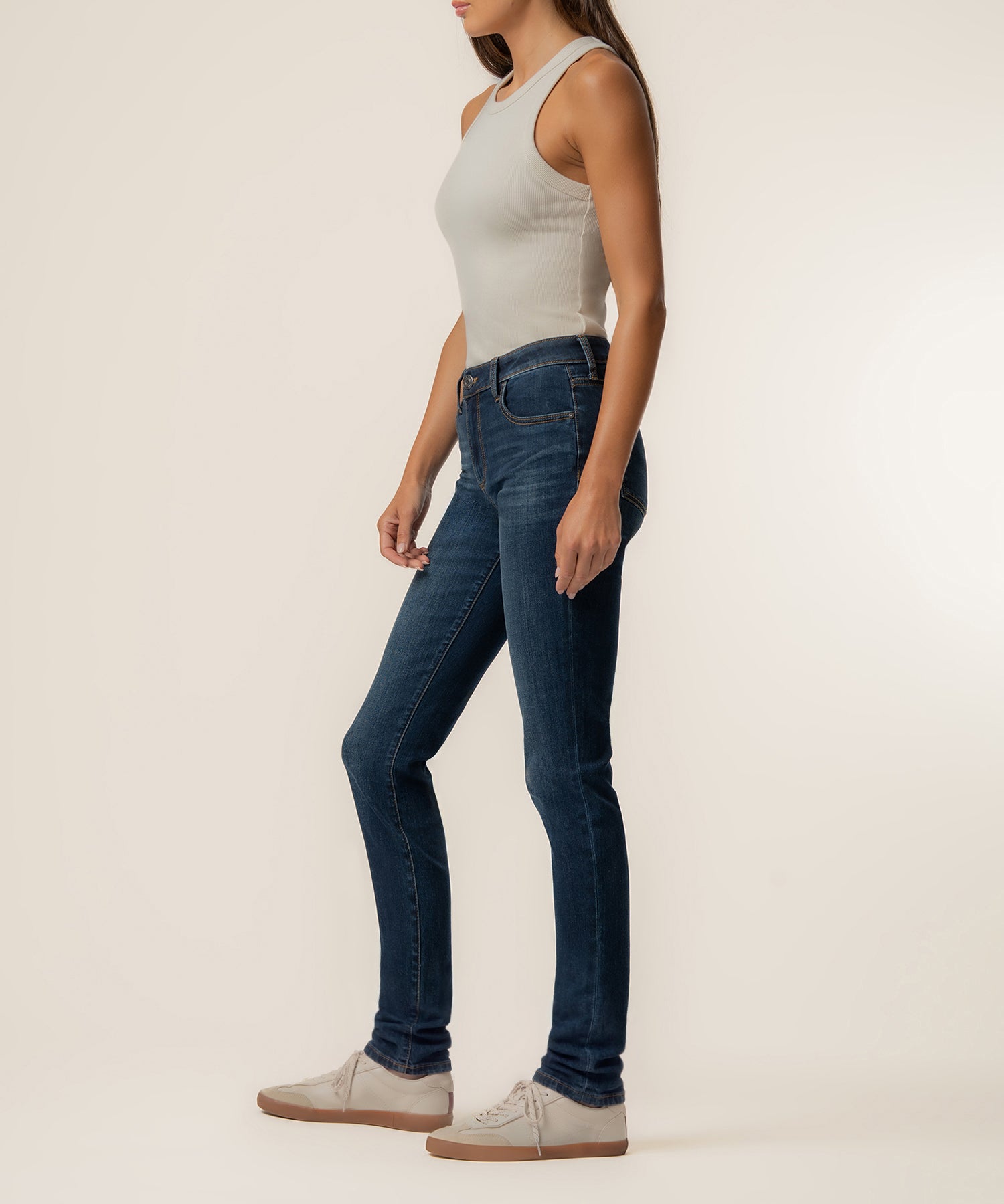 Catherine Mid Rise Boyfriend, Exclusive in Adaptability Wash