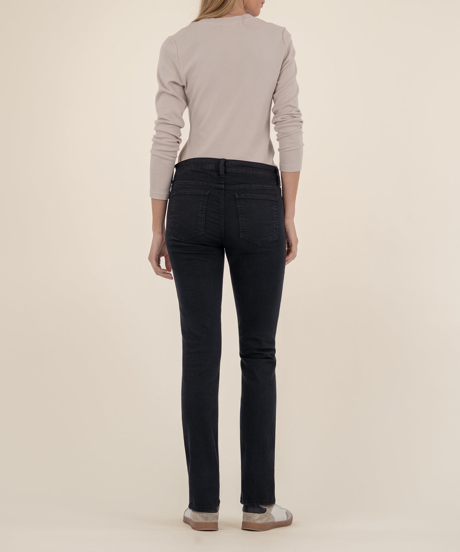 Catherine Mid Rise Boyfriend, Petite in Black