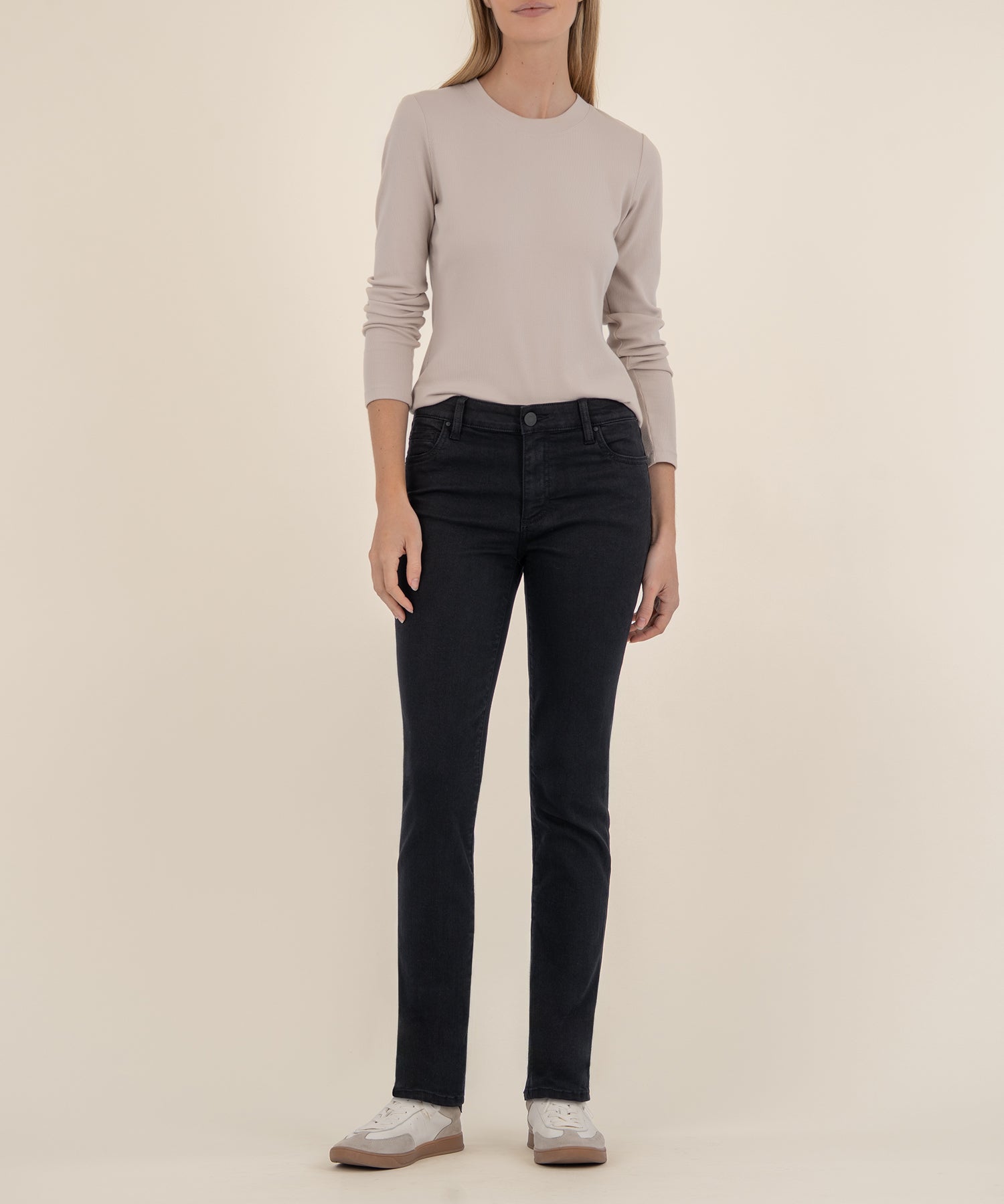 Catherine Mid Rise Boyfriend, Petite in Black
