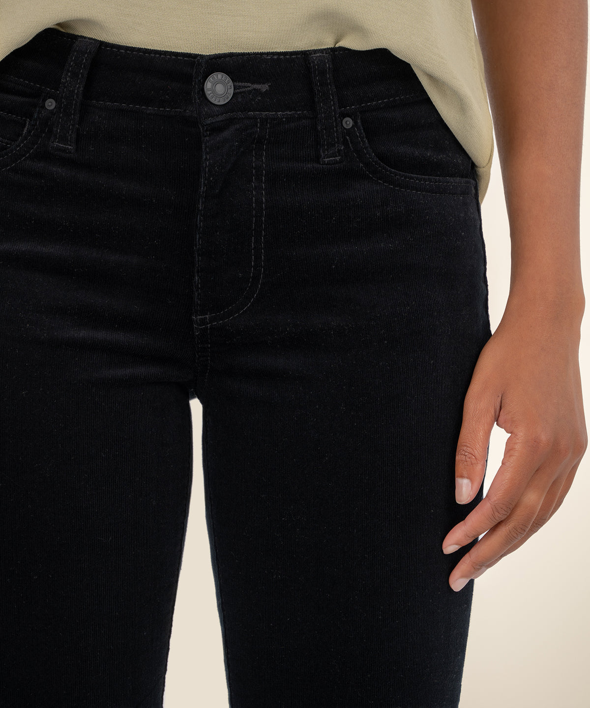 Catherine Corduroy Mid Rise Boyfriend in Black