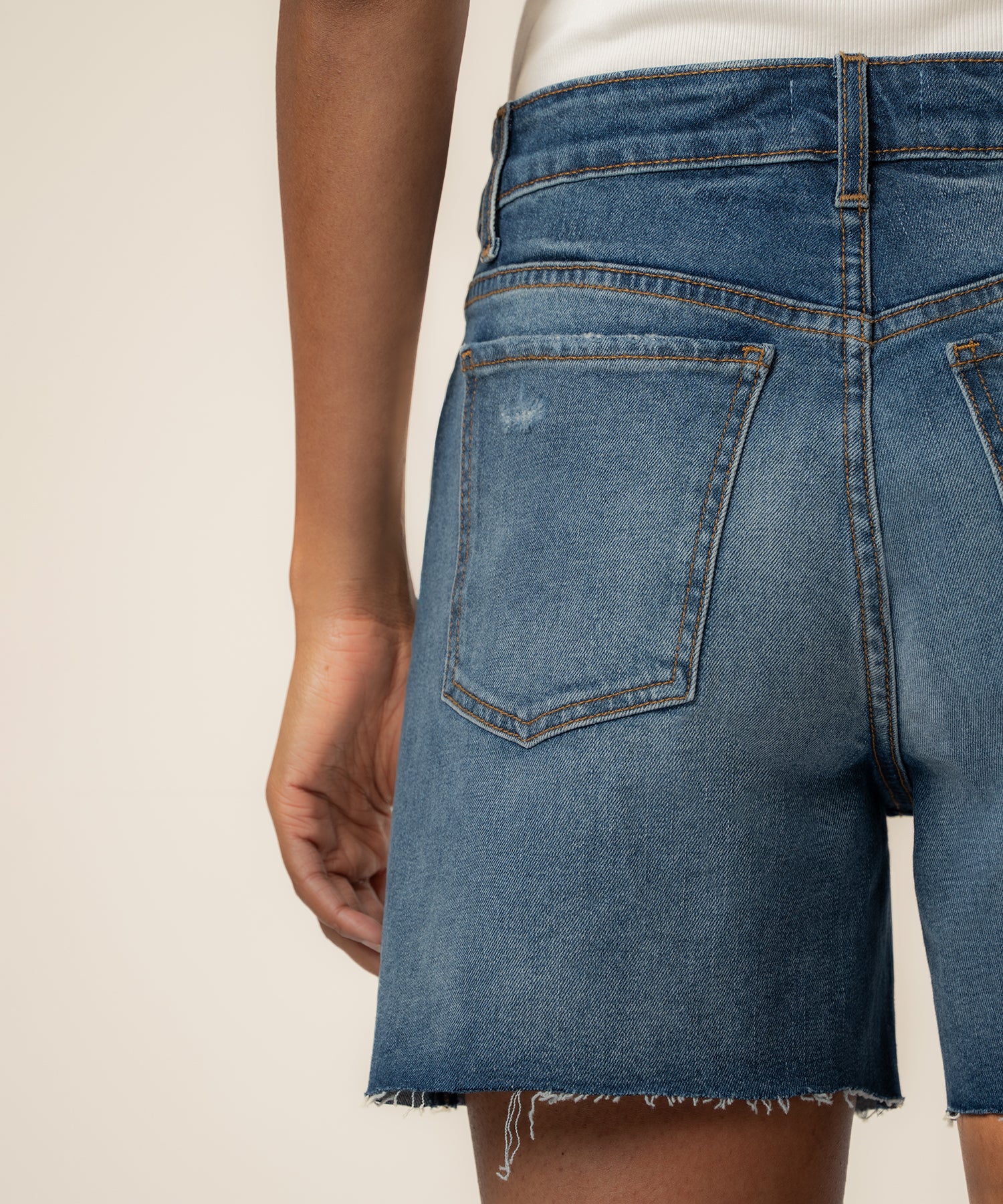 Jane High Rise Long Short, Exclusive in Indicate Wash