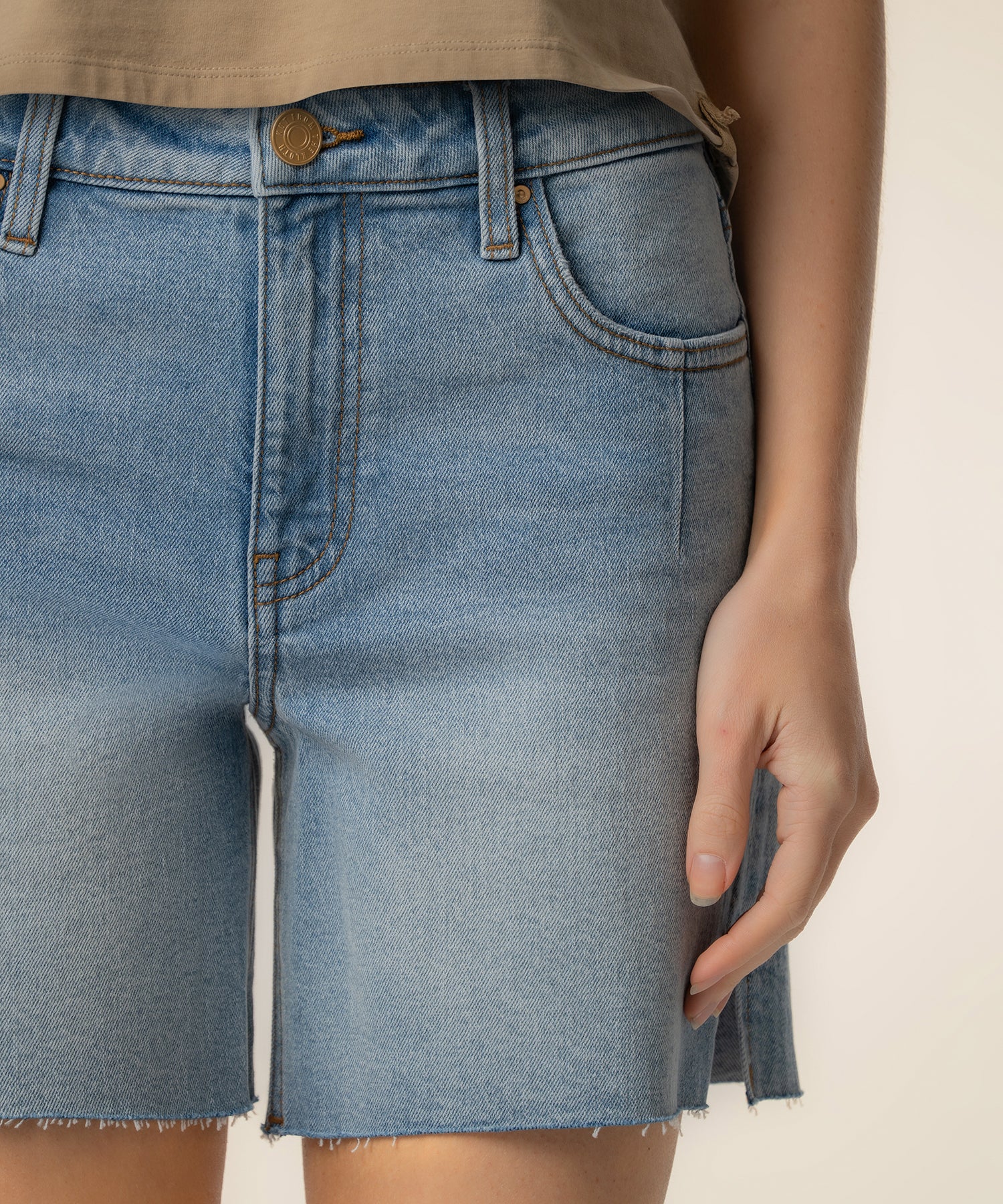 Jenny High Rise Short in Sustain Wash