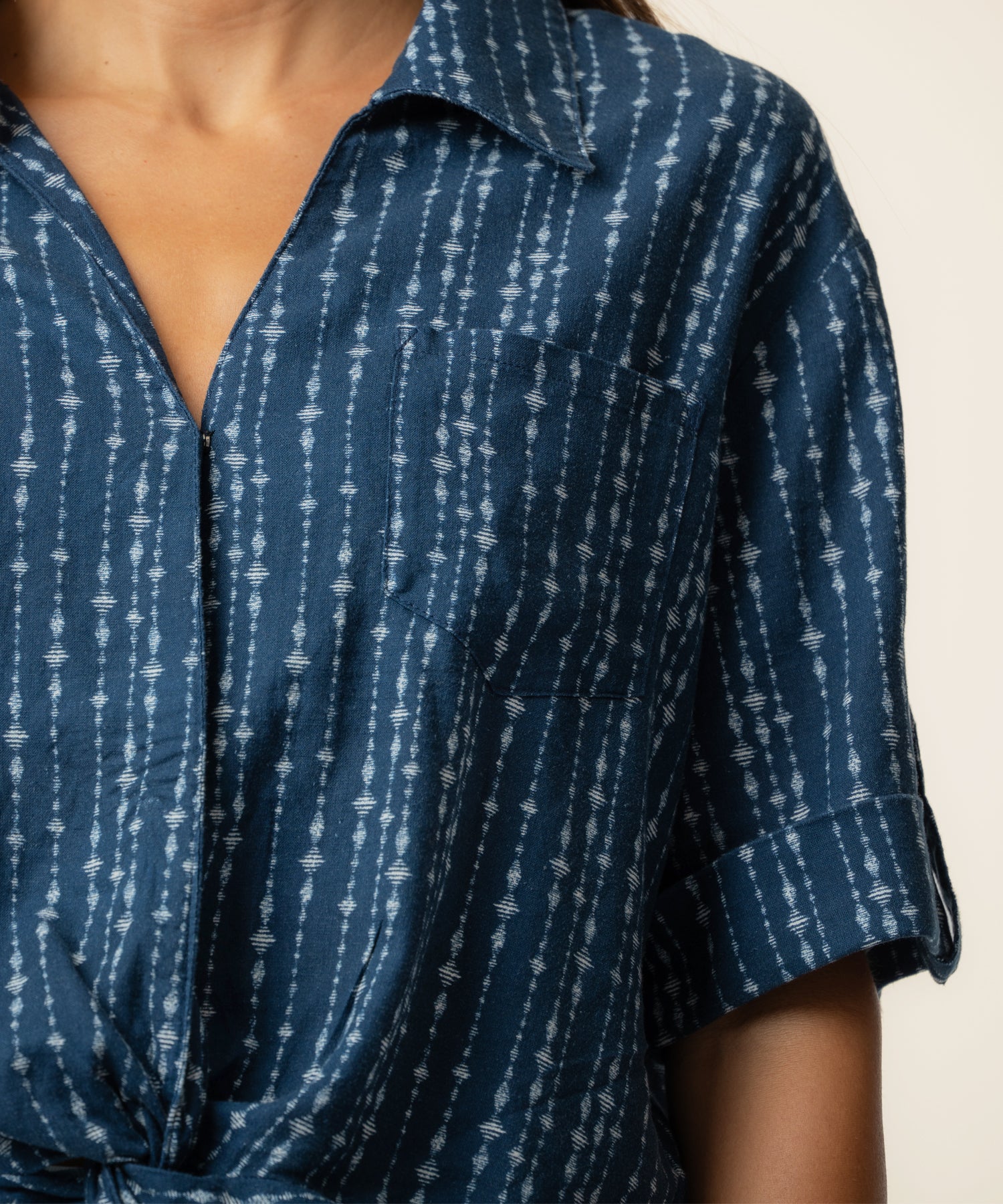 Rebel Linen Knot Front Shirt in Inca Navy/Ivory