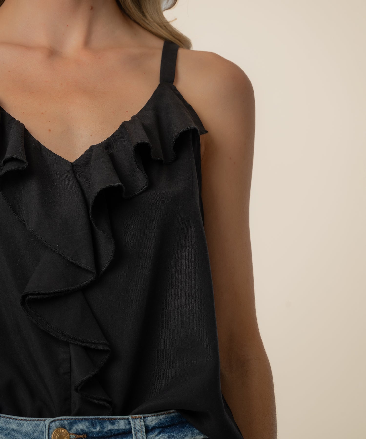 Carmen Sleeveless Top in Black - Kut from the Kloth